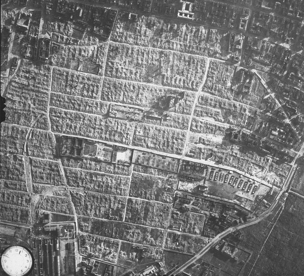 Aerial_photograph_of_the_destroyed_Warsaw_Ghetto.jpg