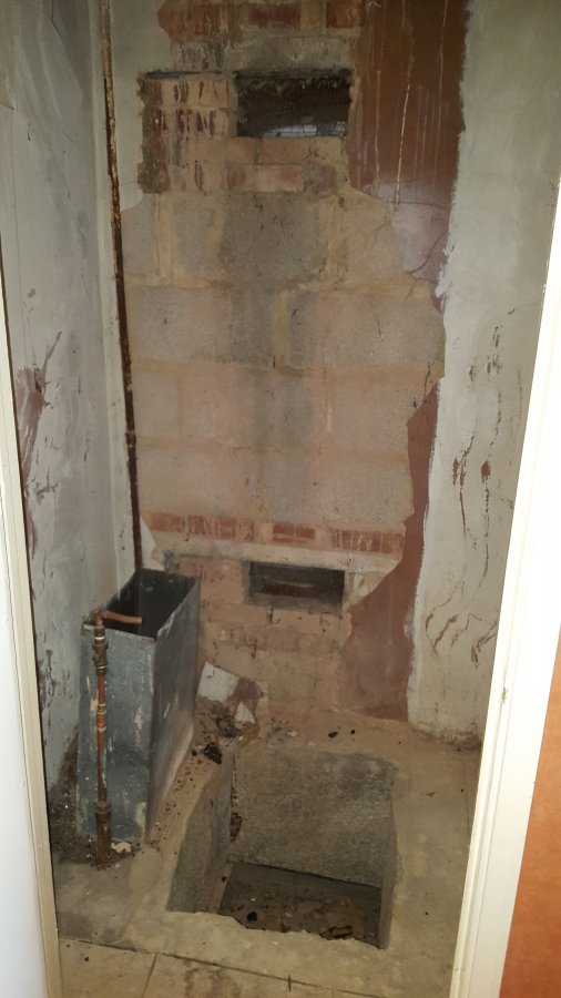 Boiler cupboard empty.jpg