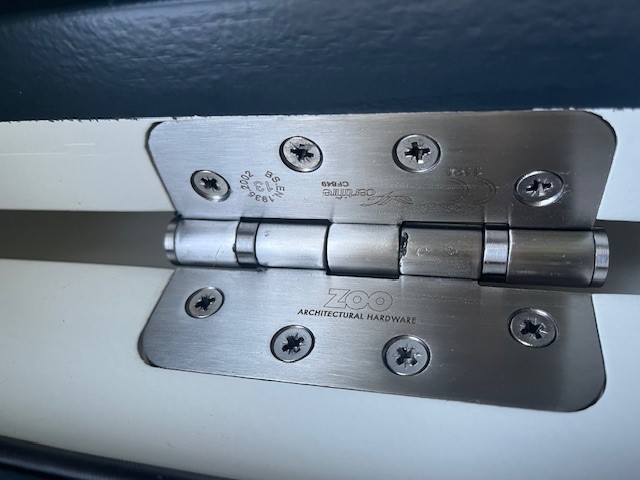 door hinge.jpg