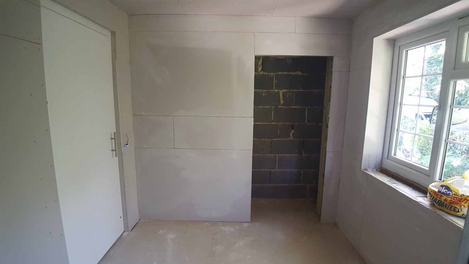 dressing room plasterboarded.jpg