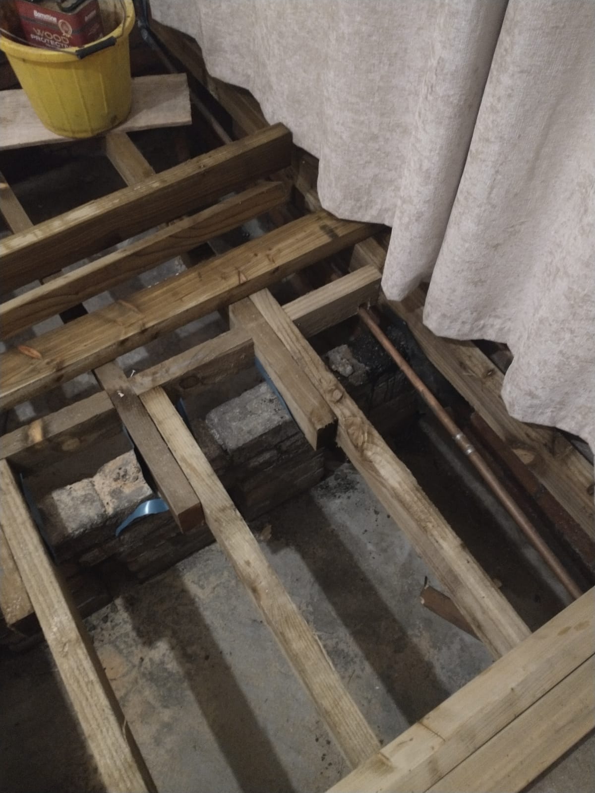 Floor Joists.jpg