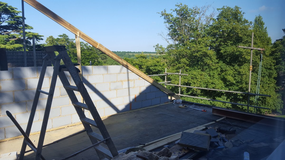 garage roof blocks.jpg