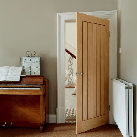 Howdens Dordogne Oak Door.jpg