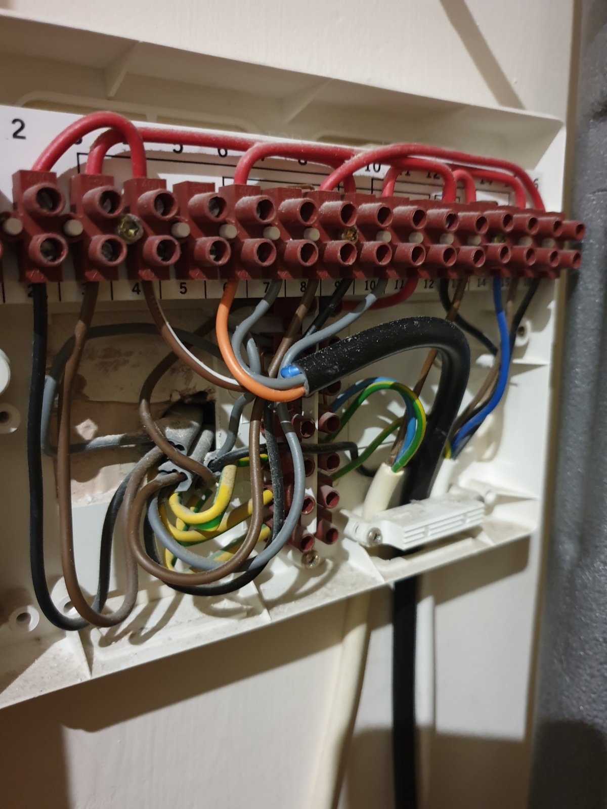 Wiring Centre 2.jpg